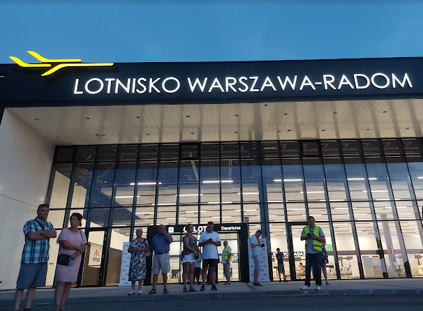 Lotnisko Warszawa-Radom Lotnisko Radom - PARKLOT.DE