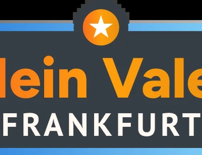 Parking Mein Valet Outdoor – logo. Napis z nazwą parkingu na szarym tle.