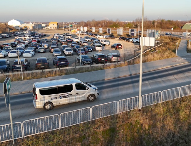 zdjęcie LotPark - Parking Lotnisko parking Okęcie