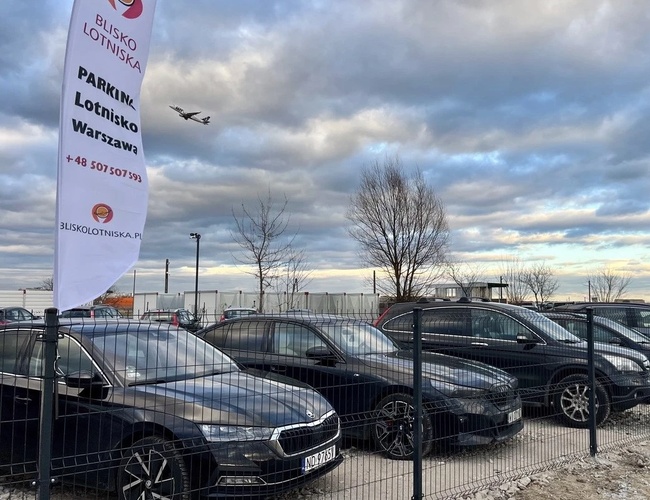 zdjęcie Parkering Parking Blisko Lotniska parking Okecie