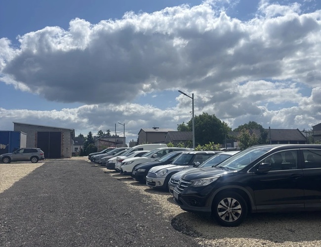 plac parkingowy zdjęcie z góry