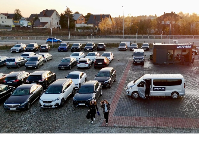 zdjęcie Parking LotPark parking Okecie