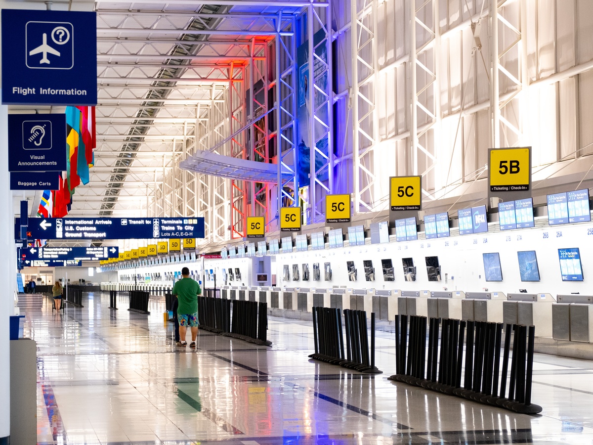 Letiště Praha - parkování | PARKLOT