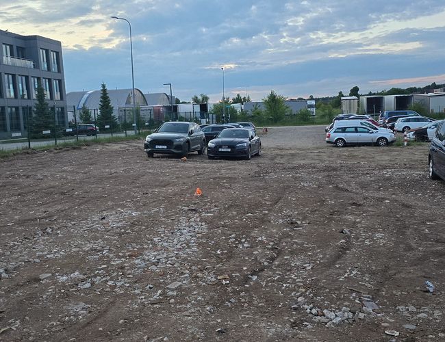 plac parkingowy