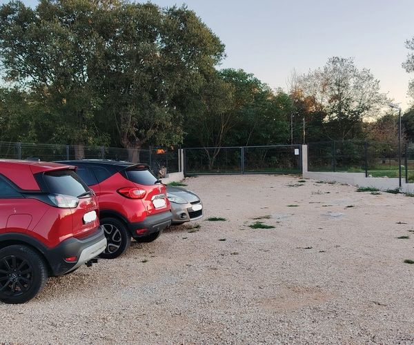 Parking Park & Fly Predsjednika Hrvatskog branitelja Marina Jeraka 17, 23206, Debeljak, Chorwacja