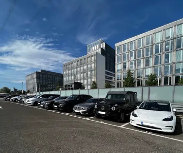 Parkplatz Park2Travel Valet Outdoor Schelmenwasenstraße 12, 70567 Stuttgart, Niemcy