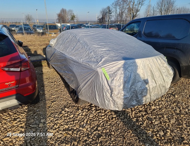 Wjazd na parking i bus transferowy