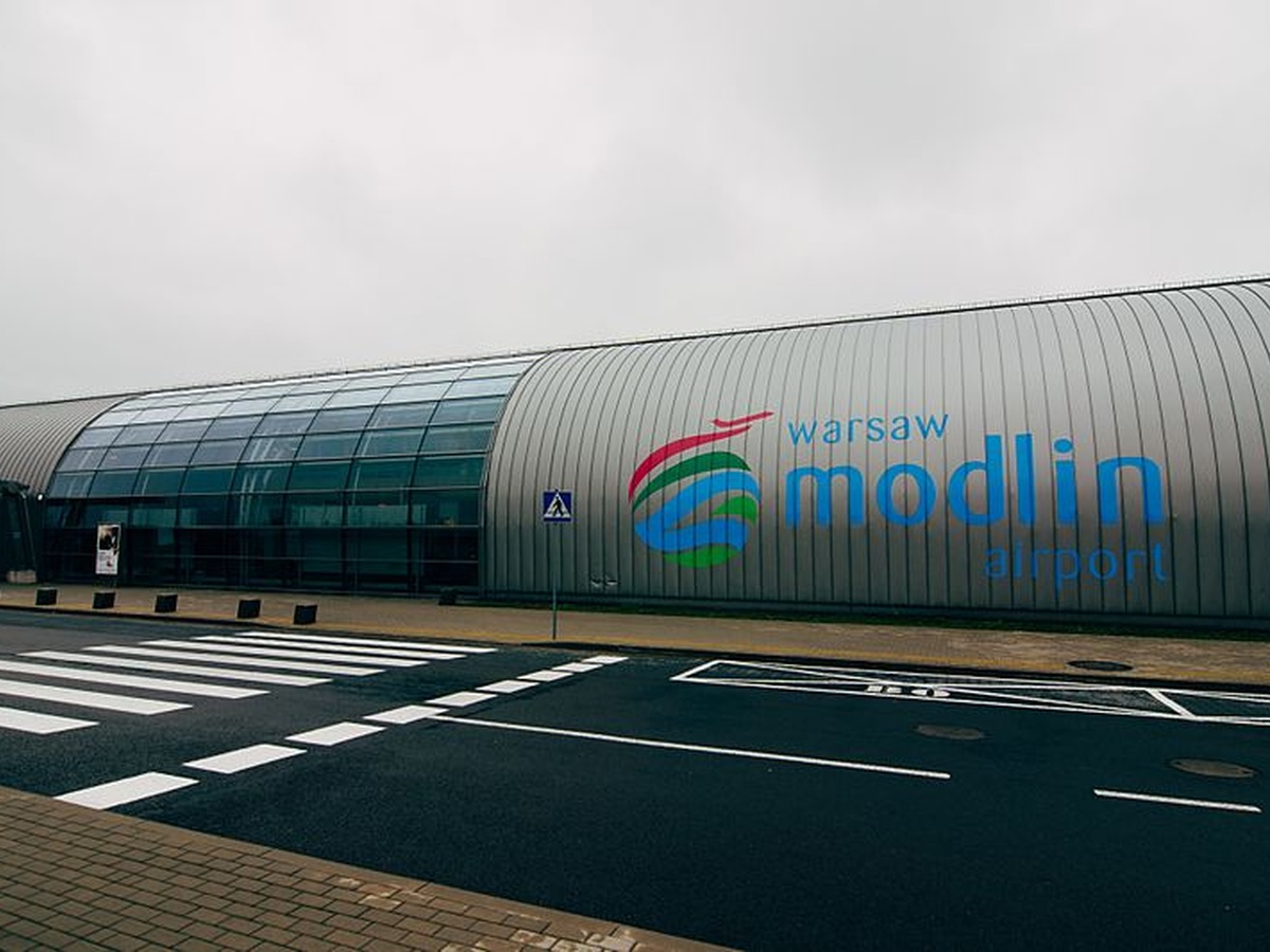 Parking Modlin lotnisko