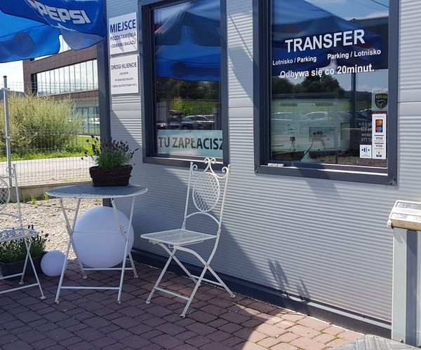 Aparcamiento GOOD Parking Cholerzyn 490 A 32-060 Cholerzyn