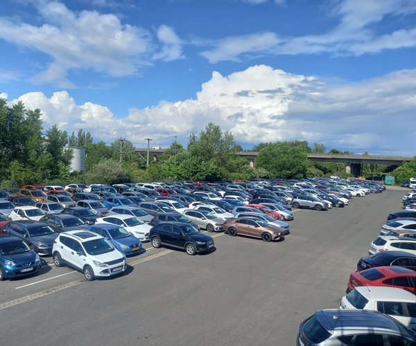 Parkplatz Airport Drive Fuggerstraße 3, 51149 Köln, Niemcy