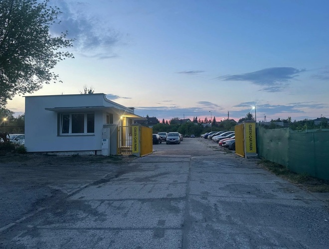 Plac parkingowy