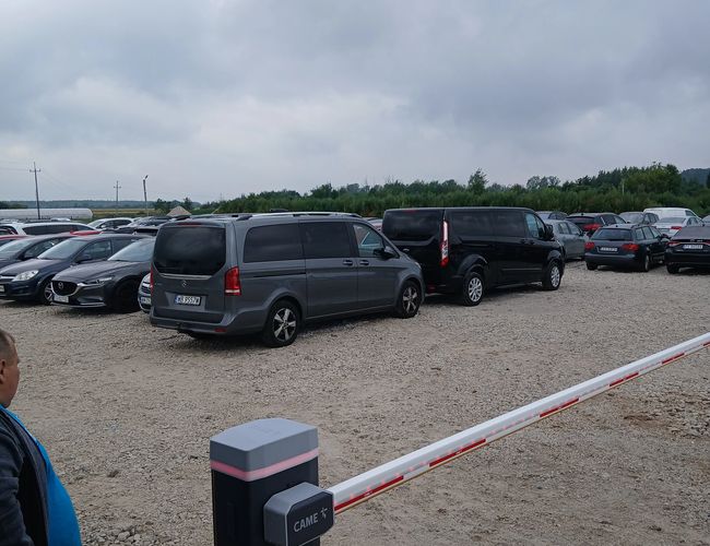 Plac parkingowy - widok ogólny
