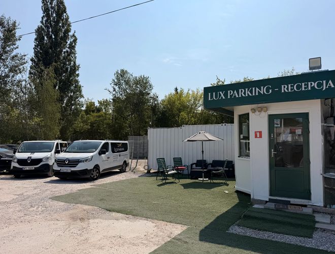 Lux Parking - Premium - recepcja oraz bus