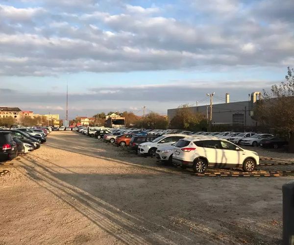Longparking Calea Bucureștilor 40-42, Otopeni 075100, Rumunia
