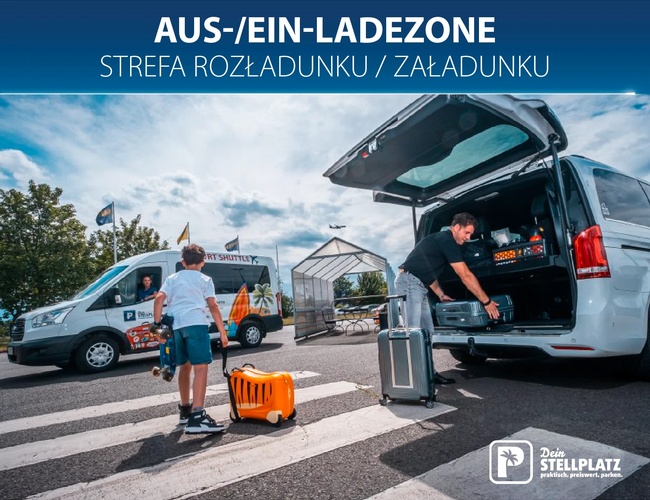 Dein Stellplatz Parking P2. Mężczyzna wkłada walizki do bagażnika, napis „Aus-/Ein-Ladezone / strefa rozładunku i załadunku”.