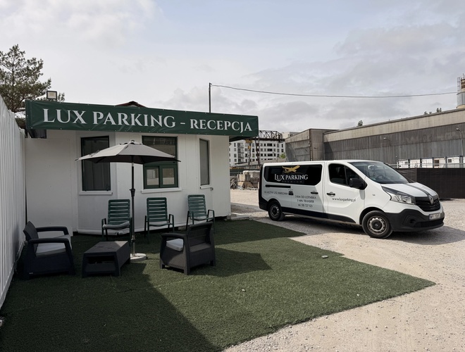 Lux Parking - Premium - recepcja oraz bus
