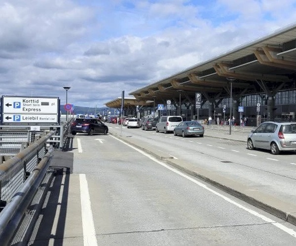 Parking Quickpark Valet Edvard Munchs veg, 2061 Gardermoen, Norwegia