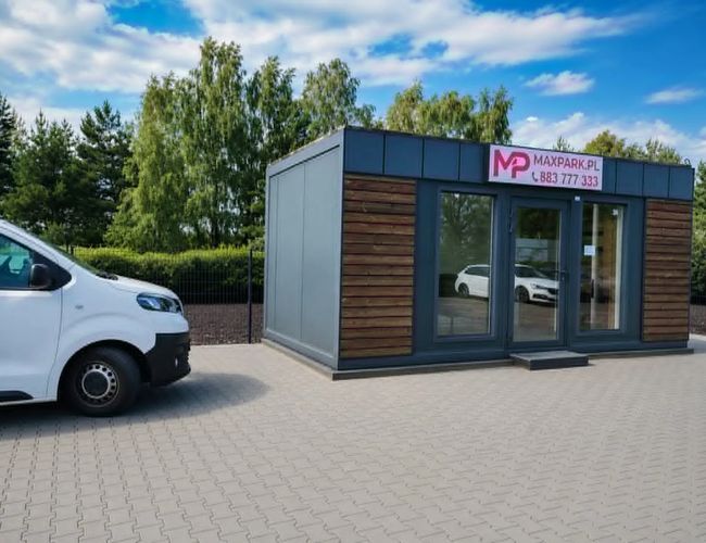 Plac parkingowy - widok ogólny