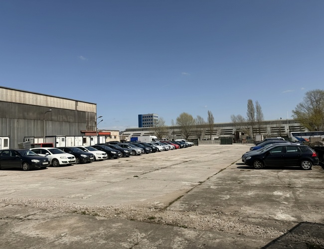 Utwardzone miejsca parkingowe