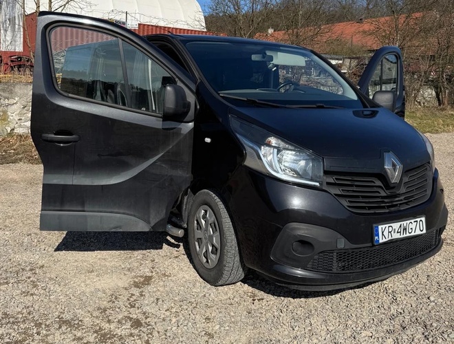 Samochód transferowy